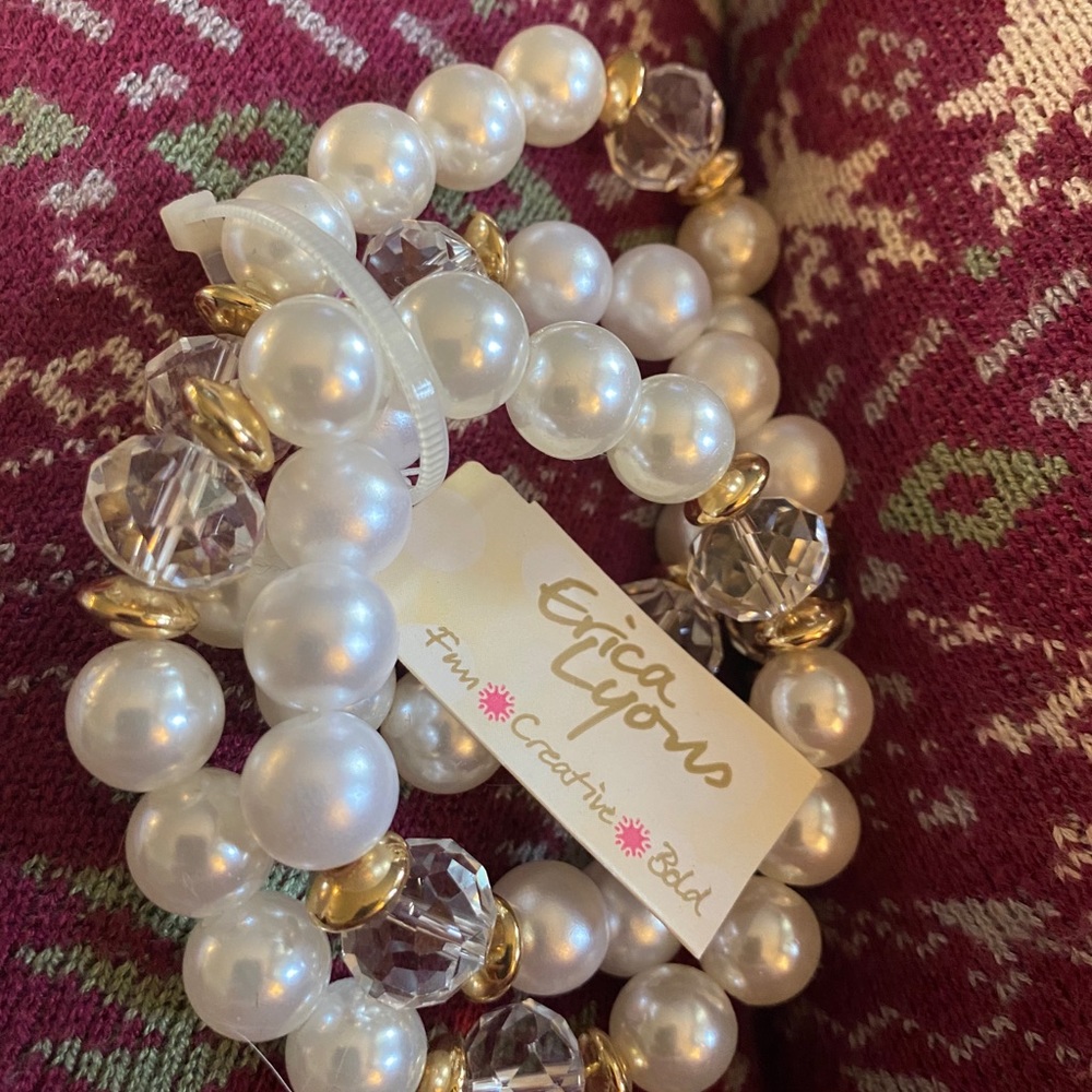 Pearl 3-Piece Stretch Bracelet Set with Go… - Picture 9 of 9